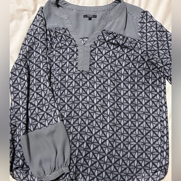 NYDJ Blouse Shirt Women’s Work Geometric Long Sleeve Navy Blouse Size Small - Picture 3 of 8